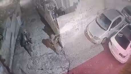 El momento en que las tropas israelíes matan a un niño palestino por la espalda