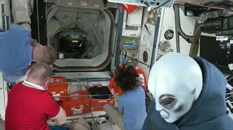 Encuentro alienígena: así recibieron a los recién llegados a la EEI (VIDEO)