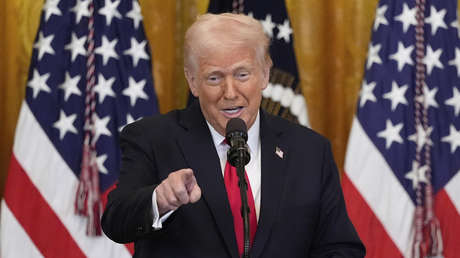 Trump sobre sus políticas de género: "Si naces con ADN masculino, nunca podrás convertirte en mujer"