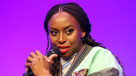 "Estaba en un período intensivo de escritura": Un 'ícono feminista' confiesa que tuvo hijos con vientres de alquiler