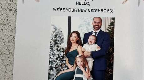 La nuera de Bolsonaro reparte carteles y pan de queso para presentar a su familia a los vecinos en EE.UU.