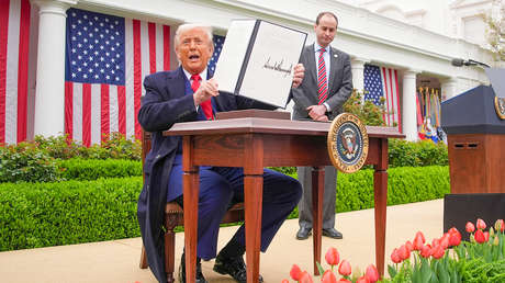 "Alivien la retórica": asesor de Trump rechaza las críticas a los aranceles