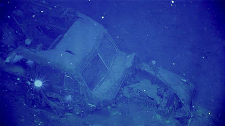 Hallan un misterioso coche en un portaviones hundido durante la Segunda Guerra Mundial