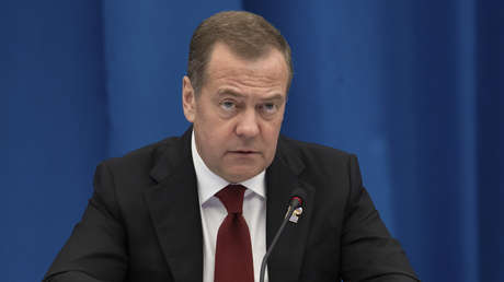 Medvédev explica por qué la CPI "ha llegado a su cima de insensatez"