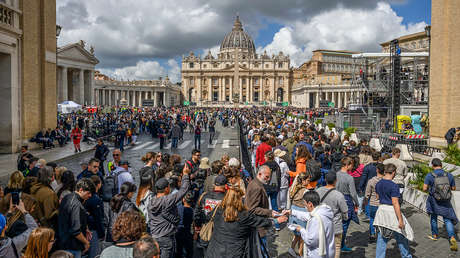 La Repubblica: Kiev presiona para celebrar una cumbre en Roma el día del funeral del papa Francisco
