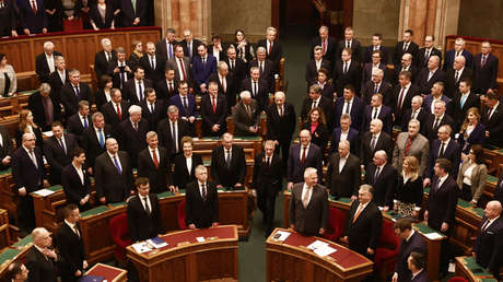 El Parlamento de Hungría vota a favor de abandonar la "politizada" Corte Penal Internacional