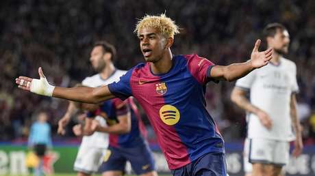 Lamine Yamal marca golazo y bate récord de la Champions League