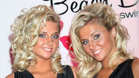 Gemelas exconejitas de Playboy revelan la "traumática" experiencia que vivieron en la mansión