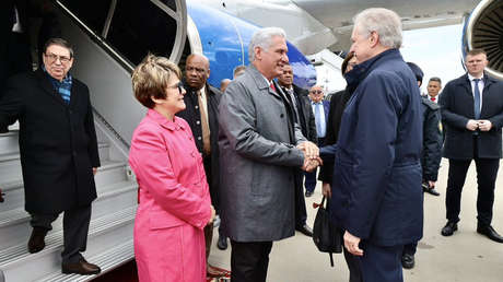 Miguel Díaz-Canel llega a Rusia para participar en los eventos del Día de la Victoria