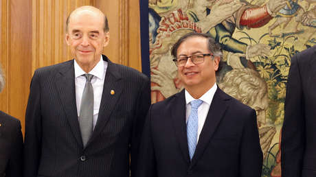 "Viejo loco decrépito": Excanciller desvela una 'pataleta' de Petro en China y le responden