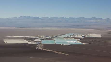 ¿Oportunidad perdida? Firmas chinas retiran proyectos de litio en Chile