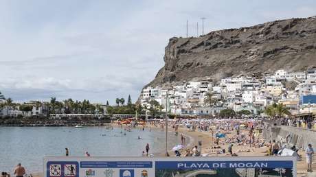 Mata brutalmente e intenta descuartizar a una colombiana en una isla española