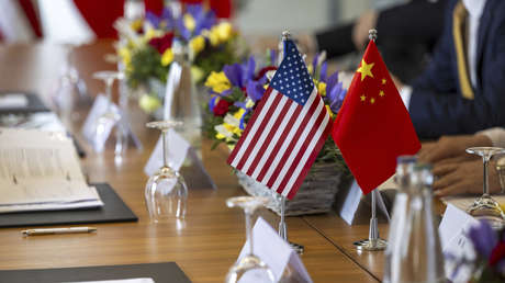 Trump dice que China "se habría hecho pedazos" de no ser por una iniciativa suya