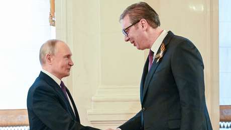 "No me esconderé debajo de la mesa": Vucic responde a la UE sobre su visita a Moscú