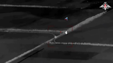 VIDEO: Operadores de drones rusos aniquilan blindados ucranianos