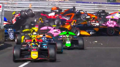 VIDEO: Choque múltiple de coches arruina la Fórmula 2 y deja atónito a Mónaco