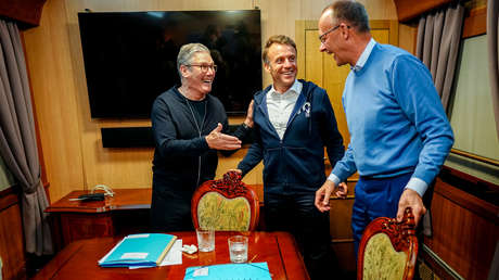 Macron reacciona al video en el que presuntamente esconde una bolsa de cocaína