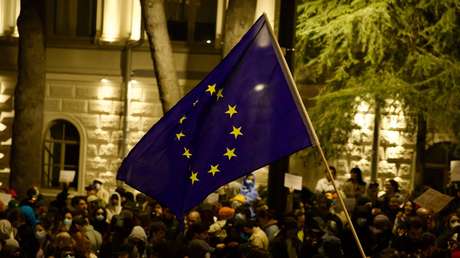 Estado candidato a formar parte de la UE la acusa de financiar el extremismo