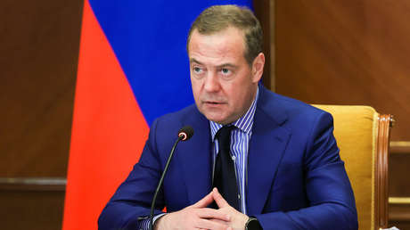 Medvédev: El G7 es un "club muerto" compuesto por "zombies"