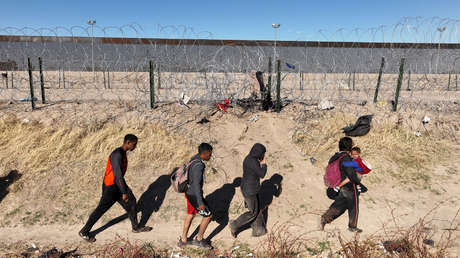 Corte Suprema de EE.UU. autoriza la deportación exprés de migrantes a terceros países