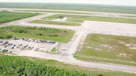 DeSantis planea más centros de detención de migrantes tras el recinto rodeado de cocodrilos y serpientes