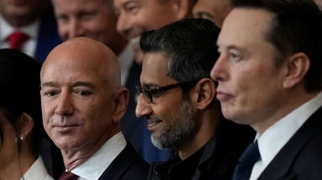 WSJ: Bezos quiere sacar provecho de la riña entre Trump y Musk