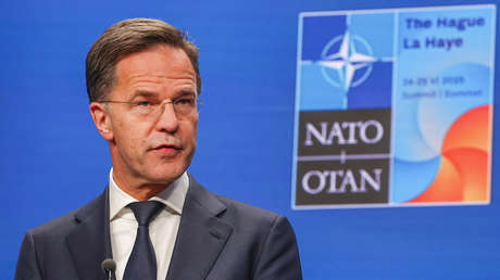 "EE.UU. debe velar por sus propios intereses": Rutte, tras suspensión parcial de envío de armas a Kiev