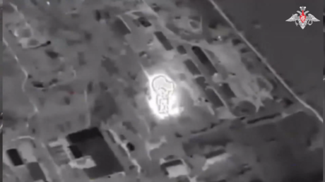VIDEO: Drones rusos hacen volar depósito de municiones de tropas ucranianas en Donbass