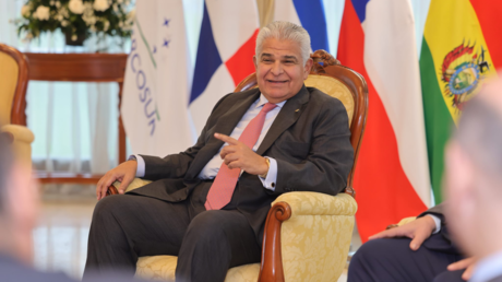 Mulino ratifica la "neutralidad" del canal de Panamá ante cualquier conflicto bélico