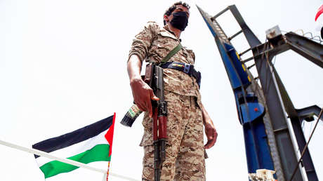 Atacan buque mercante con granadas autopropulsadas cerca de las costas de Yemen