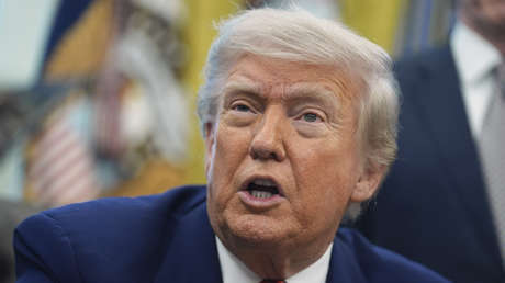 Trump se enfada y exhorta a "no malgastar tiempo y energía en Epstein"