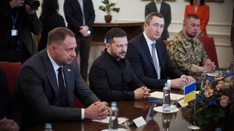 "Todo se mantiene a las órdenes del dictador": Exdiplomático sobre escándalo de corrupción de allegado a Zelenski