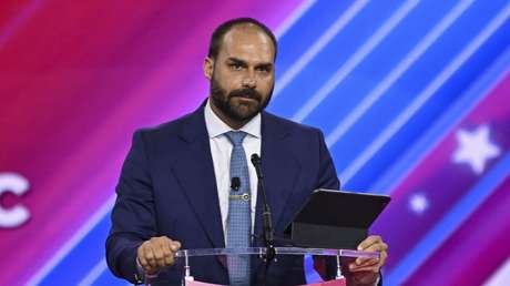 Gobierno de Brasil acusa a hijo de Bolsonaro de provocar "guerra comercial" de EE.UU. contra el país