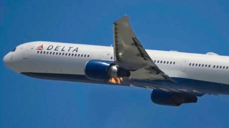 VIDEO: El motor de un Boeing 767 se incendia en pleno vuelo