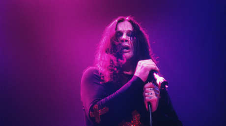 ¿Es verdad que Ozzy Osbourne arrancó de un mordisco la cabeza de un murciélago vivo?