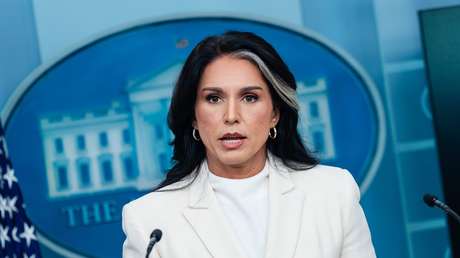 "Fracaso absoluto": Tulsi Gabbard explota contra Obama por su "conspiración traicionera"