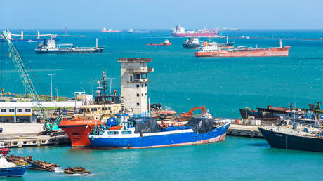China podría ganar espacio en el canal de Panamá tras fracaso de acuerdo de venta de puertos
