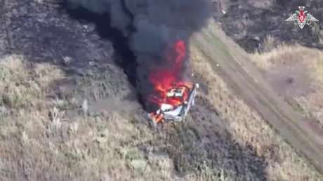 VIDEO: Ataques precisos de drones FPV rusos destruyen posiciones camufladas ucranianas