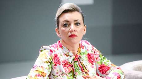 "Montón de patanes": Zajárova condena la propuesta de excluir el ruso de la lista de lenguas protegidas en Ucrania