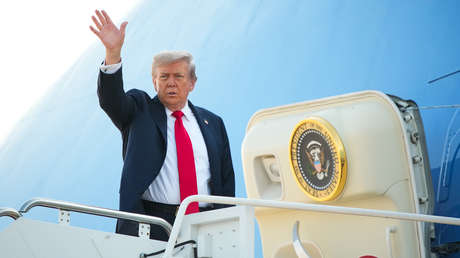 Trump parte rumbo a Alaska para la cumbre con Putin