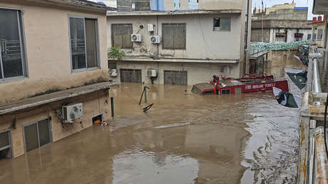 Más de 200 muertos en 24 horas: devastadoras lluvias azotan este país asiático (VIDEOS)