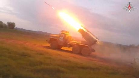 VIDEO: Ataque preciso con 'Granizos' rusos aniquila a dos escuadras de infantería enemiga