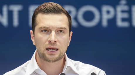 Líder de la derecha de Francia asegura que el país está gobernado "por burros"