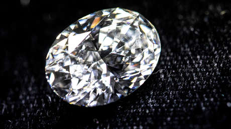 EE.UU. se otorga una excepción para seguir comprando los prohibidos diamantes rusos