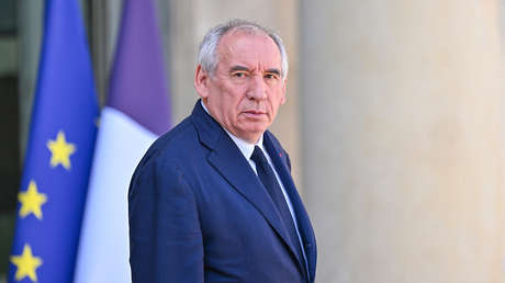 Jefe de Gobierno francés ofrece extraña razón por la que no pudo intentar evitar la crisis política