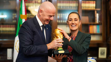 Sheinbaum revela qué hará con la primera entrada para la inauguración del Mundial 2026