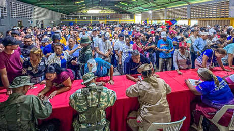 Maduro celebra "masiva y ejemplar" participación en nueva jornada de alistamiento (FOTOS)