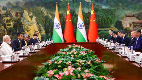 Xi a Modi: Las dos naciones más pobladas del mundo deberían "mejorar su bienestar"