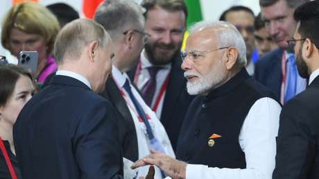 Modi a Putin: "Yo y 1.400 millones de indios le esperamos con impaciencia en la India"