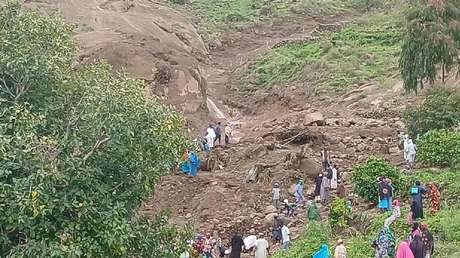 1.000 muertos y un solo superviviente: deslizamiento de tierra sepulta una aldea (VIDEO)
